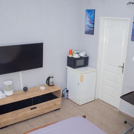 Studio Cosy Et Moderne Lomé Extérieur photo